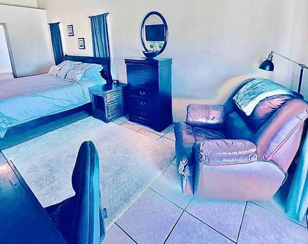 Master King Suite, Gem! Phoenix